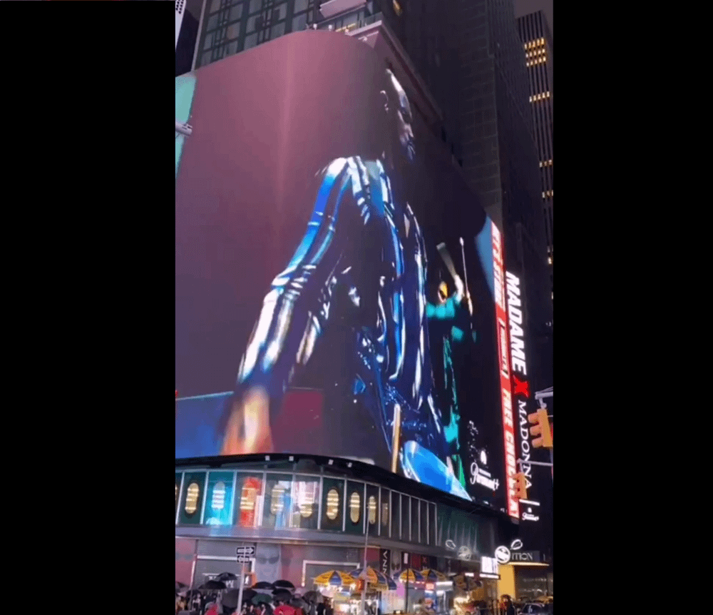 Read more about the article Hello Times Square!